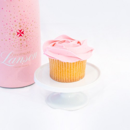 6 x Strawberry and Champagne Cupcakes